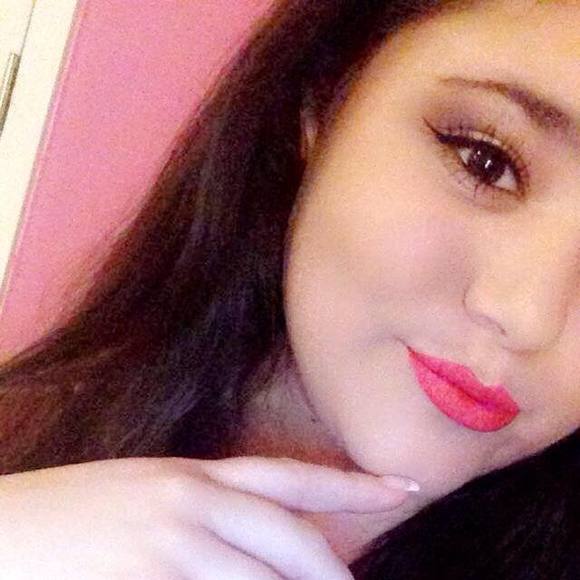 Meet your Posher, Alyssa - Picture 1 of 1